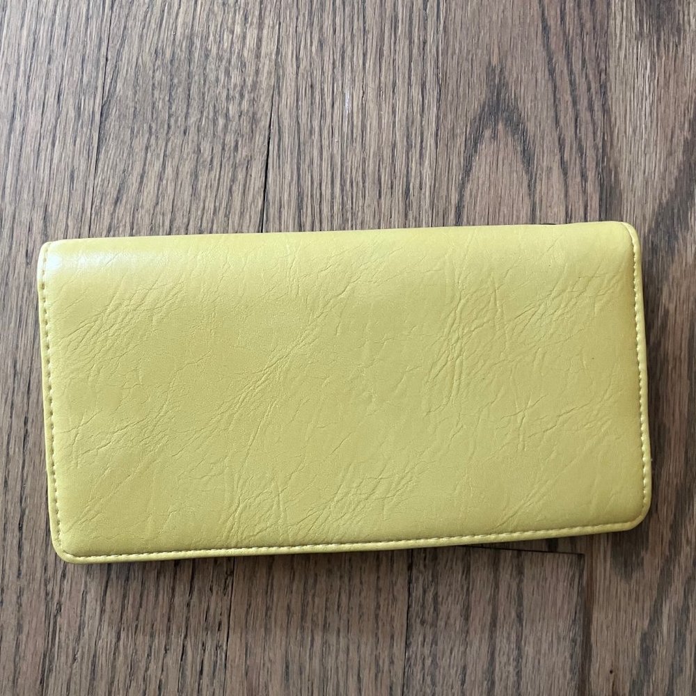 Universal Thread Goods Co. Wristlet Wallet NEW!!!